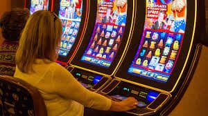 Fitur bonus dan putaran gratis dalam permainan Jewels of Prosperity